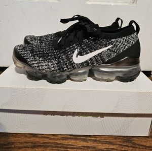 Nike Air Vapormax Flyknit 3 Women’s US 8